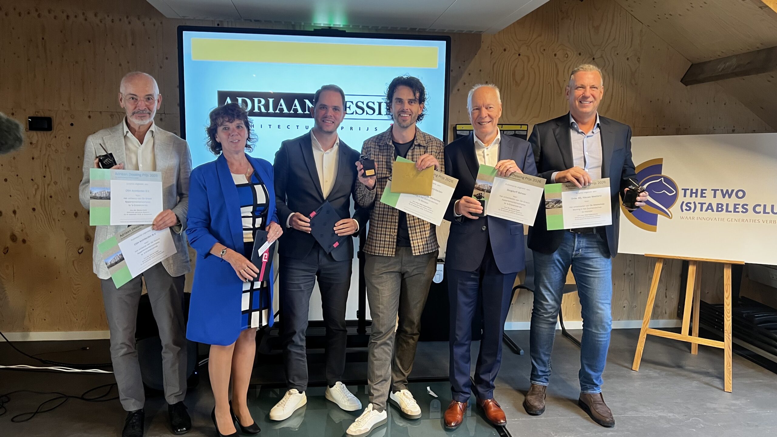 ADP 2026 foto van de prijswinnaars en de 2 wethouders
